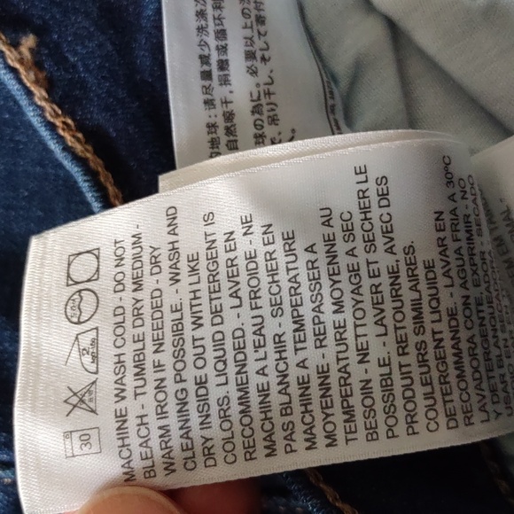 NWT Levi's 24W Classic Straight Jeans - Picture 13 of 16